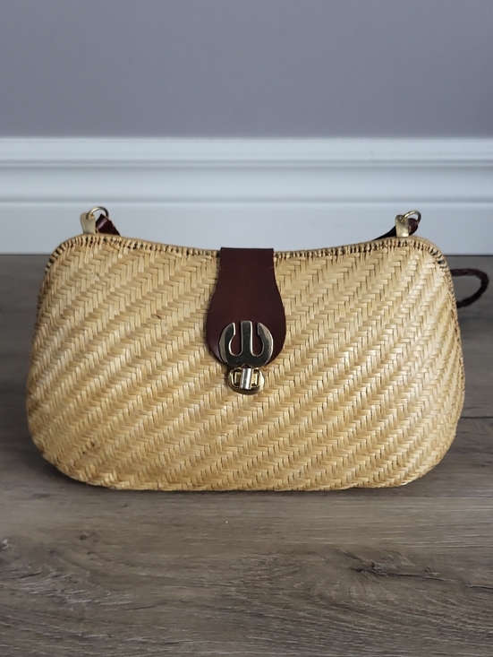 Handbags - Vintage Woven Straw Rattan shoulder Bag with Leather Trim & Statement Clasp